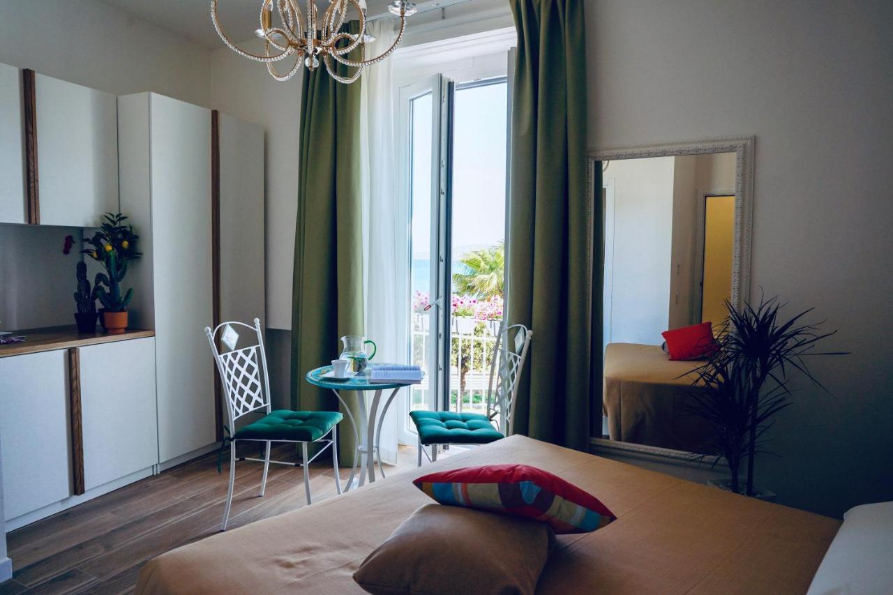 كروتوني Aquamar Bed And Breakfast المظهر الخارجي الصورة